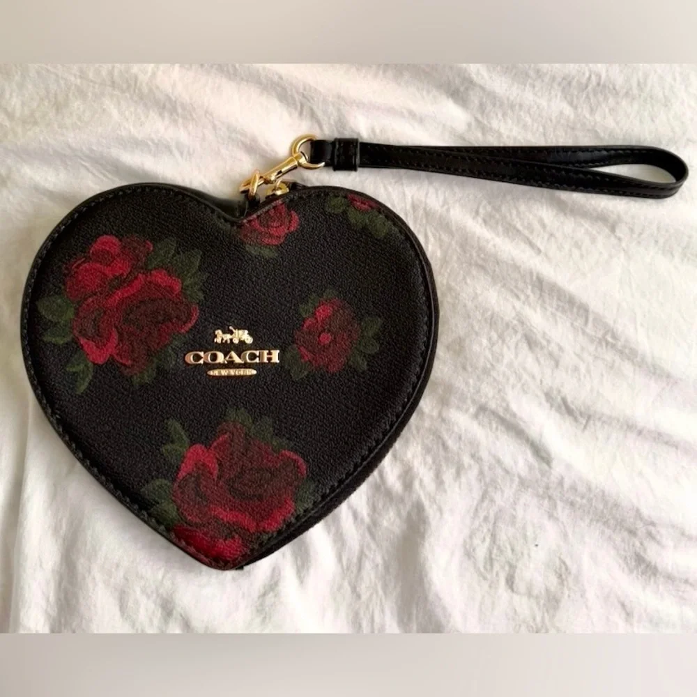 đź‘‘âś…PRICE FIRMâś… Adorable Black Leather Coach wristlet with Red Rose Print. NWOT - Picture 9 of 14